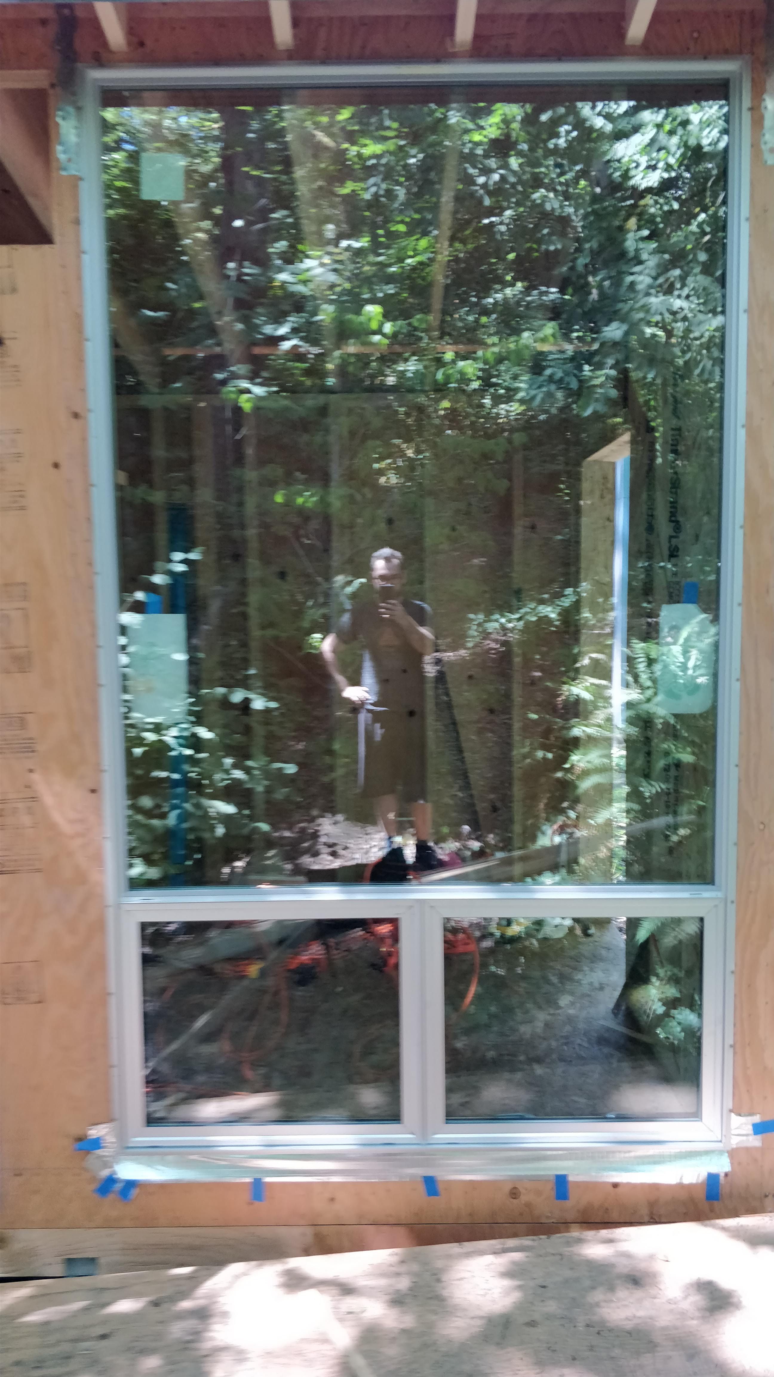 The larger window (crap picture)